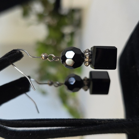 Classic Black Graduated Crystal Faceted Bead Necklace and Earrings Set - Picture 7 of 11